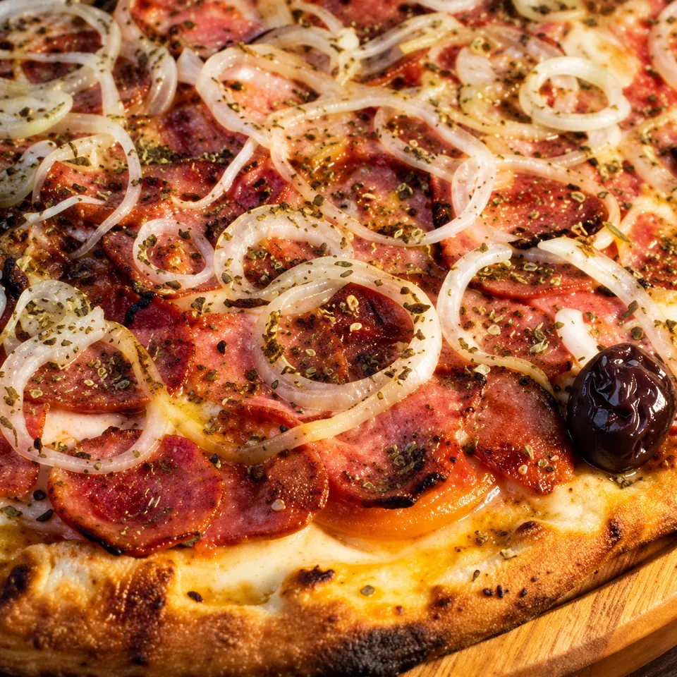 Pizza Calabresa com Muçarela da Casa da Pizza